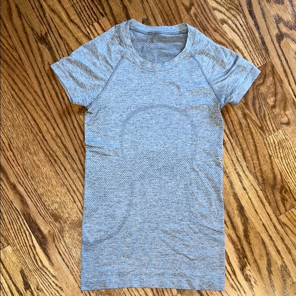lululemon athletica Tops - Lululemon Swiftly Tech Short Sleeve